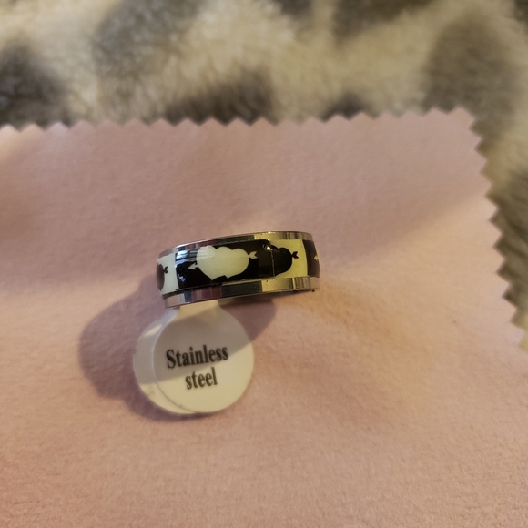 NEW‎ Unisex Stainless Steel Glow In The Dark Double Hearts Ring Size 7.5 - Picture 5 of 8